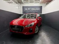 Usado Hyundai i30 120 CV (88 kW) 2017 Rojo Familiar