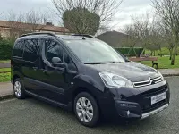 Usado Citroën Berlingo XTR 100 CV (73 kW) 2016 Negro Monovolumen