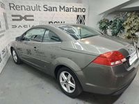 Usado Ford Focus Cabriolet Trend 102 CV (75 kW) 2007 Amarillo Descapotable