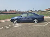 Usado Mercedes E220 Classic 95 CV (69 kW) 1997 Azul Berlina