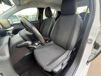 Usado Peugeot 208 Active 102 CV (75 kW) 2021 Blanco Utilitario