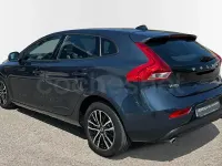 Usado Volvo V40 Momentum 120 CV (88 kW) 2018 Azul Berlina