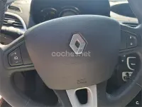 Usado Renault Mégane GrandTour Dynamique 130 CV (95 kW) 2009 Granate Familiar