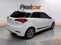 Begagnad Hyundai i20 84 HK (61 kW) 2017 Vit Sedan