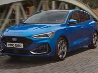 Usado Ford Focus ST-Line 155 CV (114 kW) 2024 Gris Utilitario