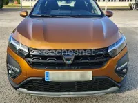 Usado Dacia Sandero Comfort 101 CV (74 kW) 2021 Naranja Berlina