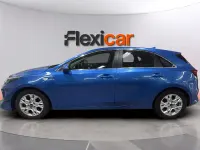 Usado Kia Ceed 136 CV (100 kW) 2023 Azul Utilitario
