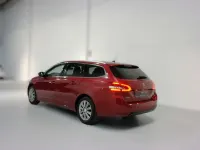 Usado Peugeot 308 SW Allure 131 CV (96 kW) 2021 Granate Familiar