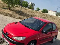 Usado Peugeot 206 75 CV (55 kW) 2001 Rojo Berlina