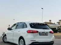 Usado Mercedes B200 150 CV (110 kW) 2021 Blanco Monovolumen