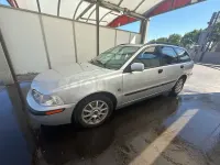 Usado Volvo V40 122 CV (89 kW) 2003 Gris / plata Familiar