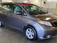 Używany Toyota Sienna 296 KM (217 kW) 2017 Szary Minivan