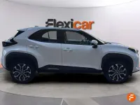 Usado Toyota Yaris Active 116 CV (85 kW) 2022 Blanco Utilitario