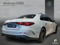 Usado Mercedes E220 197 CV (144 kW) 2025 Gris / plata Berlina