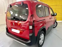 Begagnad Peugeot Rifter Allure 130 HK (95 kW) 2019 Röd Minibuss