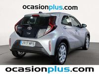 Usado Toyota Aygo Play 72 CV (52 kW) 2024 Gris Utilitario