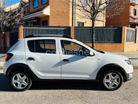 Usado Dacia Sandero Stepway 90 CV (66 kW) 2015 Blanco Berlina