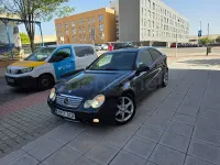 Usado Mercedes C220 150 CV (110 kW) 2008 Negro Berlina