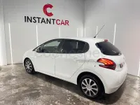 Usado Peugeot 208 Active 75 CV (55 kW) 2018 Blanco Utilitario