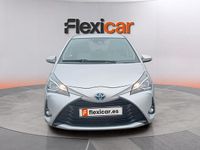 Usado Toyota Yaris Hybrid Active 100 CV (73 kW) 2019 Gris Berlina