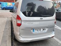 Usado Ford Tourneo Courier Titanium 95 CV (69 kW) 2016 Gris / plata Monovolumen