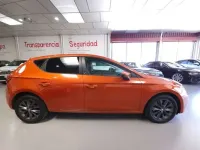 Usado Seat Leon FR 125 CV (91 kW) 2018 Naranja Utilitario