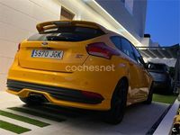 Usado Ford Focus ST 250 CV (183 kW) 2015 Amarillo Berlina