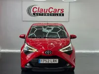 Usado Toyota Aygo X-play 72 CV (52 kW) 2021 Rojo Utilitario