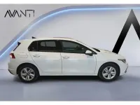 Usado VW Golf VIII Life 110 CV (80 kW) 2022 Blanco Berlina