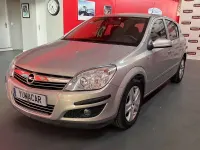 Usado Opel Astra Enjoy 115 CV (84 kW) 2009 Gris / plata Berlina