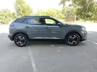 Nuevo Peugeot 2008 Allure Turbo 100 CV (73 kW) 2026 Gris SUV
