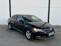 Usado Skoda Superb Active 150 CV (110 kW) 2018 Blanco Berlina