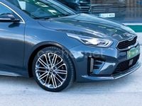 Usado Kia ProCeed GT-Line 140 CV (102 kW) 2020 Gris / plata Familiar