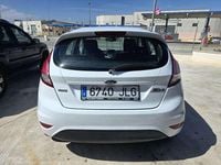 Usado Ford Fiesta Trend 101 CV (74 kW) 2016 Blanco Utilitario