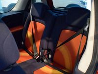 Usado Peugeot 1007 69 CV (50 kW) 2007 Rojo Monovolumen