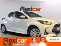 Usado Toyota Yaris Comfort 72 CV (52 kW) 2023 Blanco Utilitario