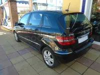 Usado Mercedes B180 109 CV (80 kW) 2011 Negro Utilitario