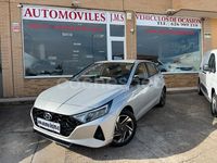 Usado Hyundai i20 100 CV (73 kW) 2021 Gris / plata Utilitario