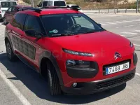 Usado Citroën C4 Cactus Shine Edition 100 CV (73 kW) 2015 Rojo Utilitario