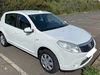 Usado Dacia Sandero Lauréate 75 CV (55 kW) 2011 Blanco Berlina