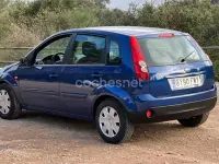 Usado Ford Fiesta Ambiente 70 CV (51 kW) 2007 Azul Utilitario