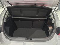 Usado Hyundai i20 100 CV (73 kW) 2024 Gris Berlina