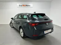 Usado Seat Leon Style 116 CV (85 kW) 2025 Azul Familiar