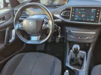 Usado Peugeot 308 Active 130 CV (95 kW) 2021 Blanco Berlina