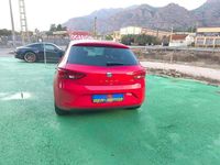 Usado Seat Leon ST Reference 110 CV (80 kW) 2017 Rojo Familiar