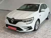 Usado Renault Mégane II Life 115 CV (84 kW) 2021 Blanco Berlina