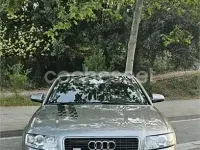 Usado Audi A4 Sport 163 CV (119 kW) 2004 Gris / plata Berlina