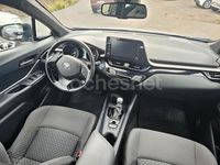 Usado Toyota C-HR Active 122 CV (89 kW) 2023 Gris / plata SUV