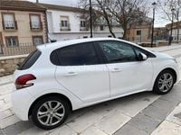 Begagnad Peugeot 208 Active 100 HK (73 kW) 2016 Vit Halvkombi
