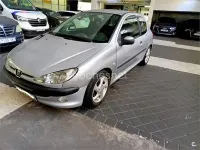 Usado Peugeot 206 110 CV (80 kW) 2001 Gris / plata Berlina